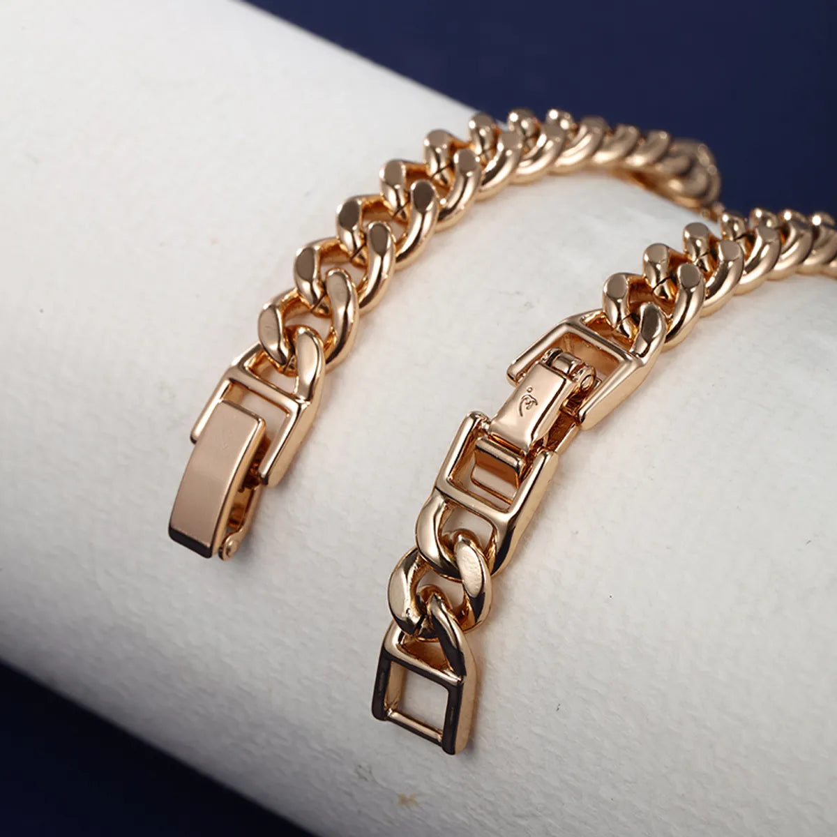 Elegant XUPING Simple Style Round Heart Shape Rectangle Alloy Copper Plating Inlay Artificial Diamond 18K Gold Plated Women'S Bracelets