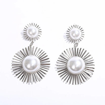 European And American Cross-border Popular Fashion Pearl Earrings Round Metal Hollow Flower Earrings Female Catwalk Style Earrings