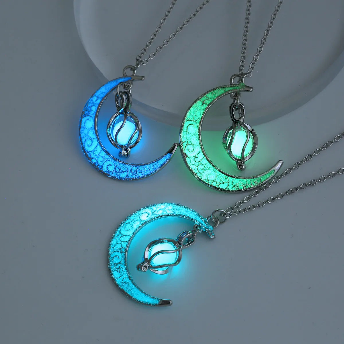 European And American Halloween Hot Hollow Moon Luminous Lucky Tree Clavicle Chain Accessories Necklace Factory In Stock Ornament