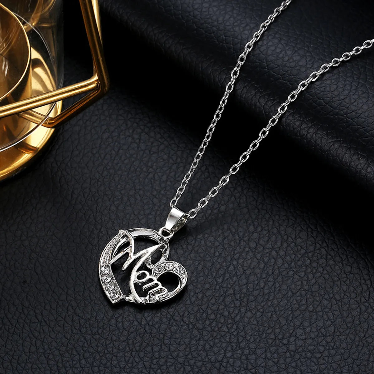 European And American New Creative Necklace  Hot Sale Women's All-match Mom Heart Shape With Diamond Necklace Female Pendant Wholesale Mother's Day Gift