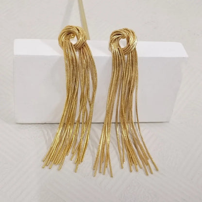 European Crazy Beauty Big Sister-in-law Chen Tongshuting High Leaf Earrings Elegant French Retro Long Fringe Earrings Female Stud Earrings