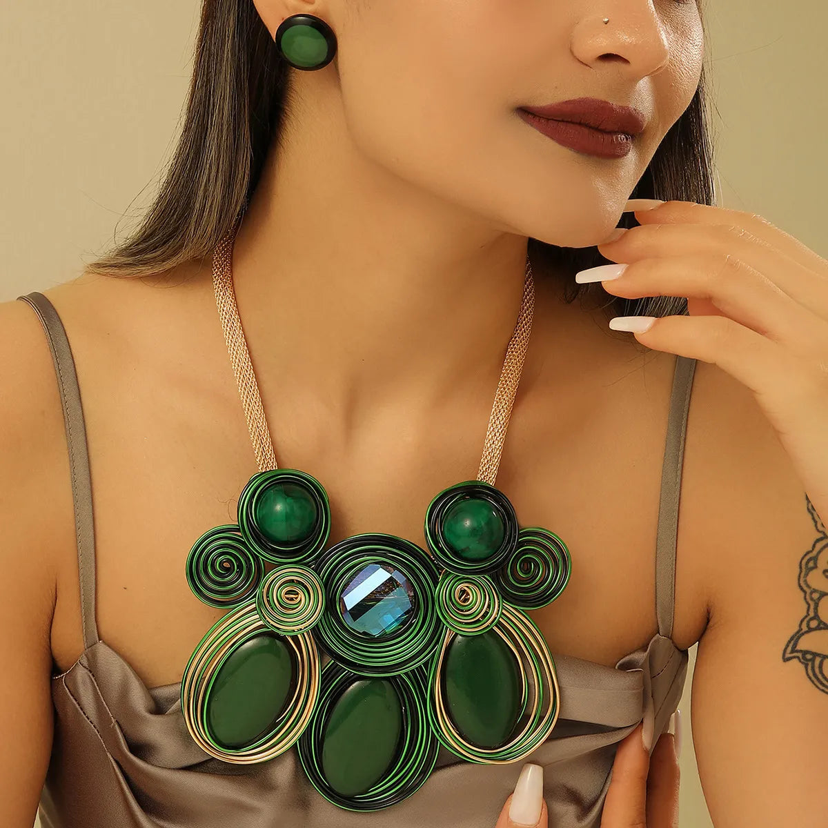 Exaggerated Baroque Style Round Resin Aluminum Inlay Artificial Gemstones Women'S Jewelry Set