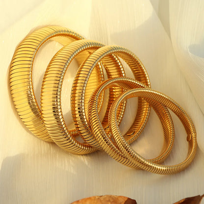 Exaggerated Classic Style Circle 304 Stainless Steel 18K Gold Plated Wide Bracelet Bangle In Bulk