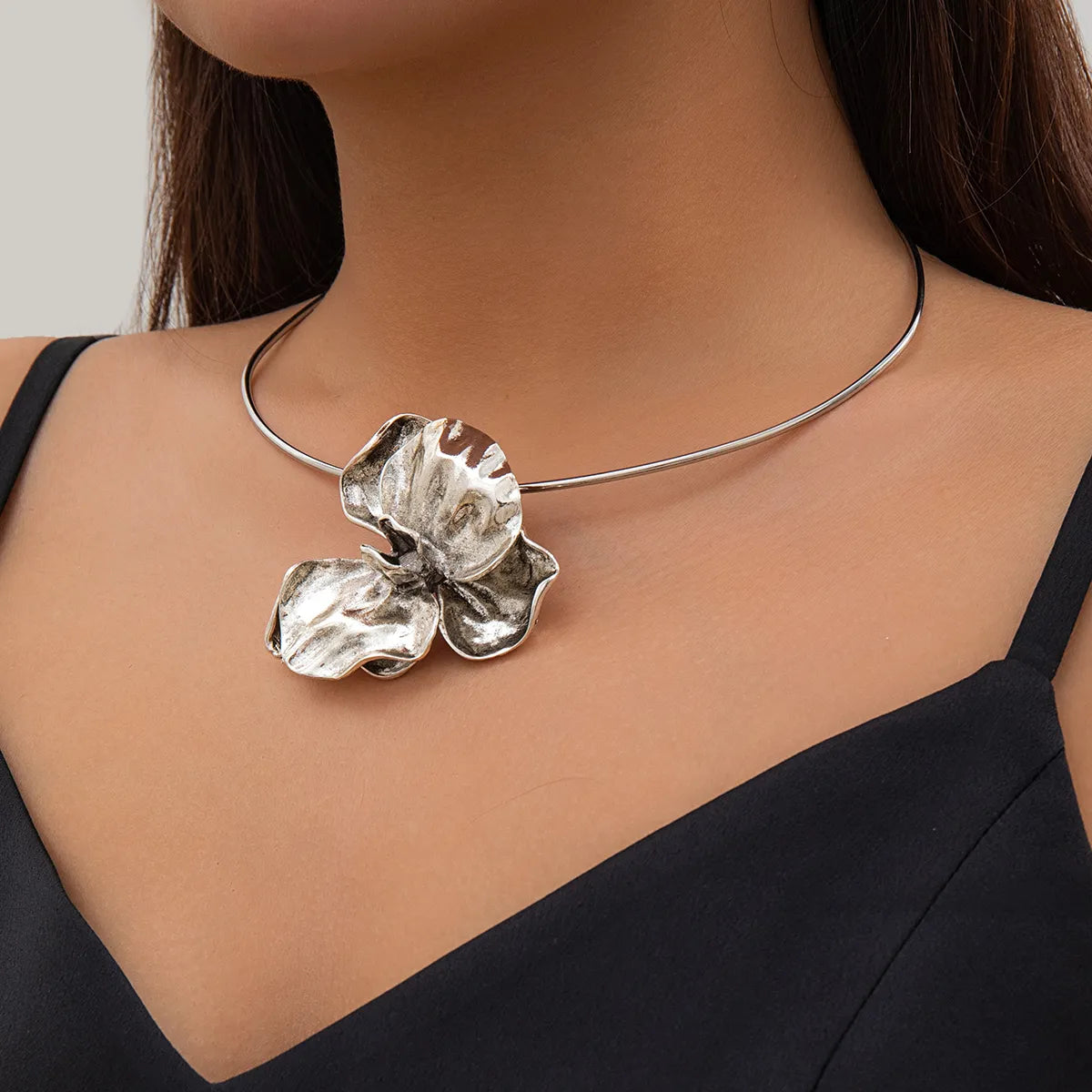 Exaggerated Classic Style Flower Alloy Iron Women's Necklace