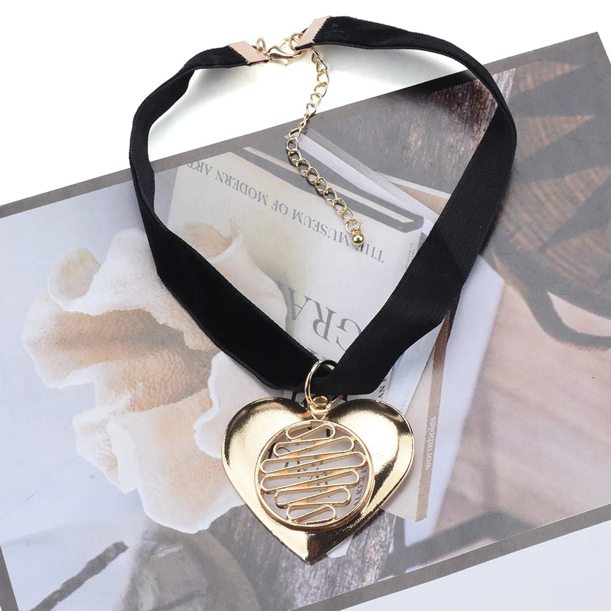 Exaggerated Heart Shape Alloy Cloth Patchwork Women's Pendant Necklace