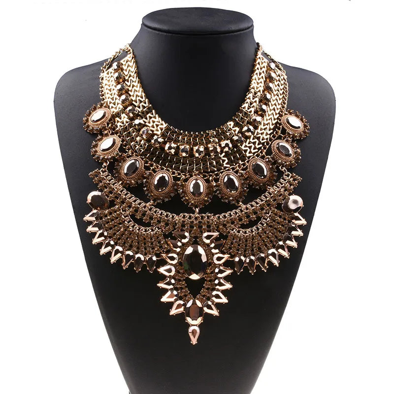 Exaggerated Luxurious Geometric Alloy Inlay Artificial Crystal Women'S Necklace