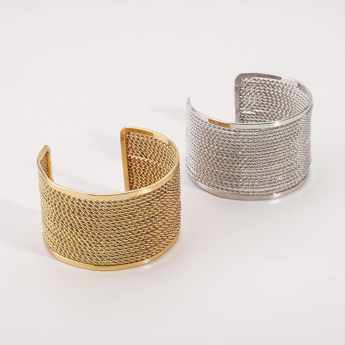 Exaggerated Punk Solid Color Iron Wholesale Bangle