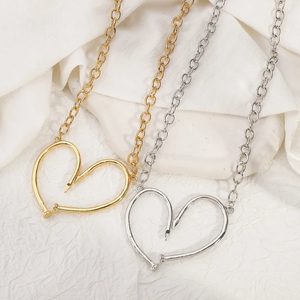 Exaggerated Simple Style Heart Shape Alloy Wholesale Necklace