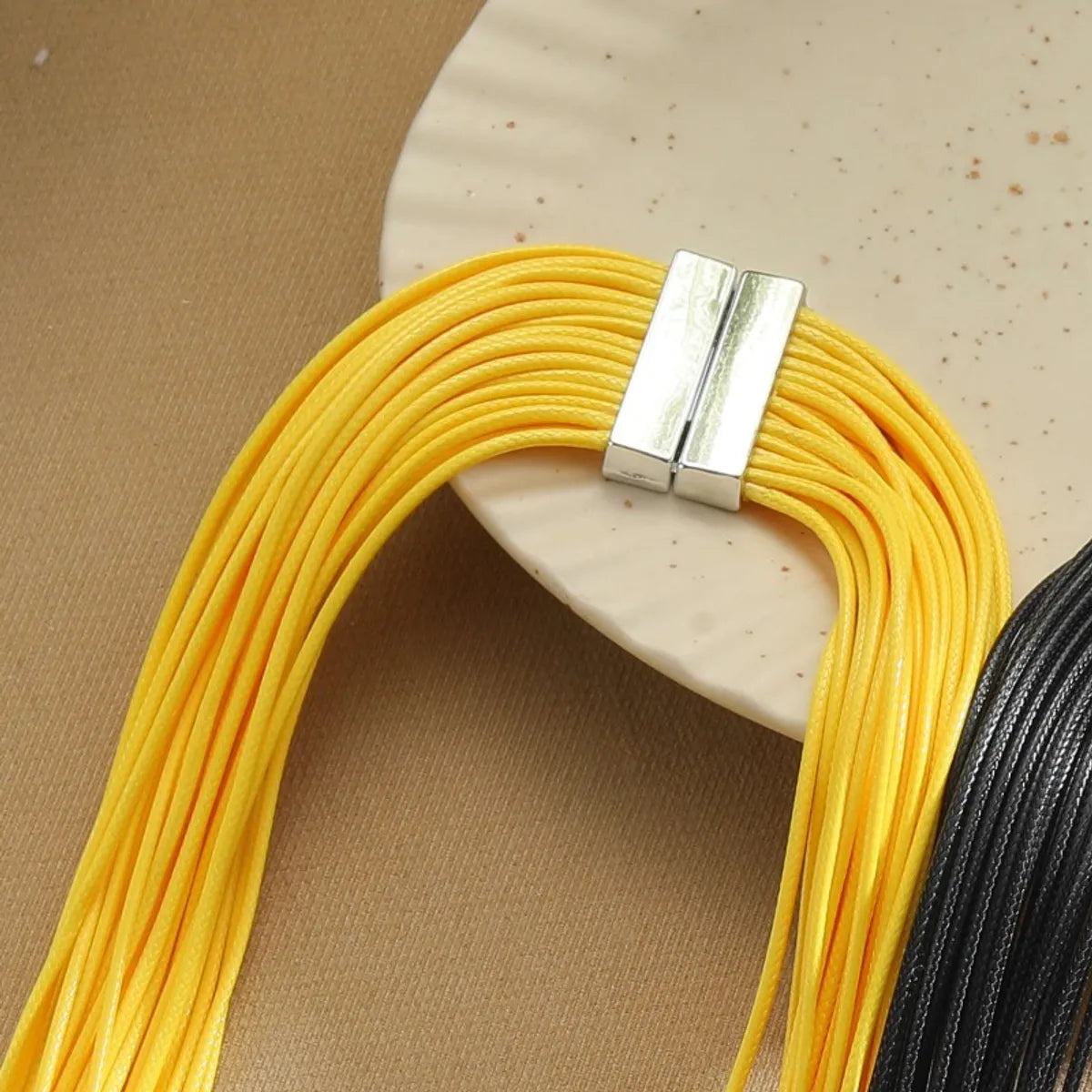 Exaggerated Solid Color Alloy Wax Line Wholesale Necklace