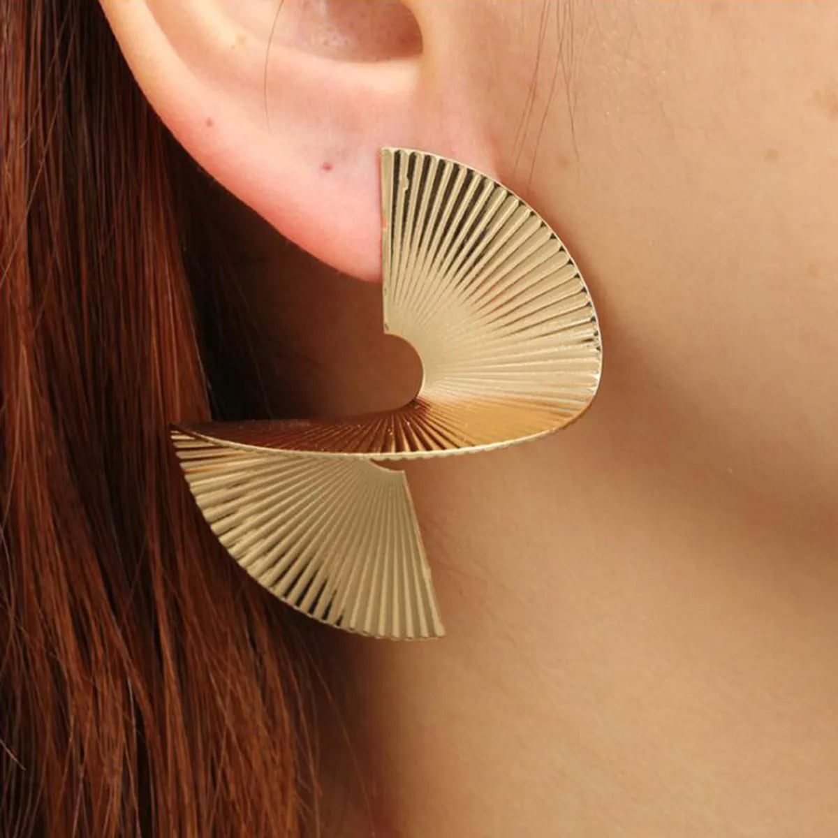 1 Pair Exaggerated Stripe Solid Color Plating Pleated Alloy Gold Plated Silver Plated Earrings