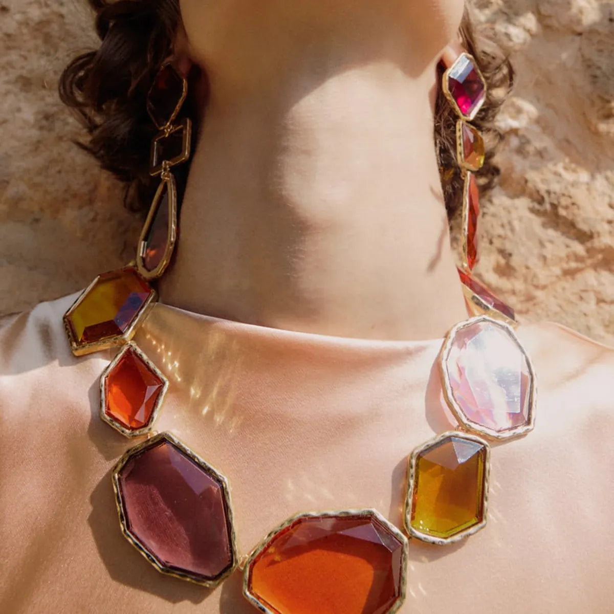 Exaggerated Vacation Solid Color Geometric Alloy Plating Transparent Inlay Resin Women's Necklace