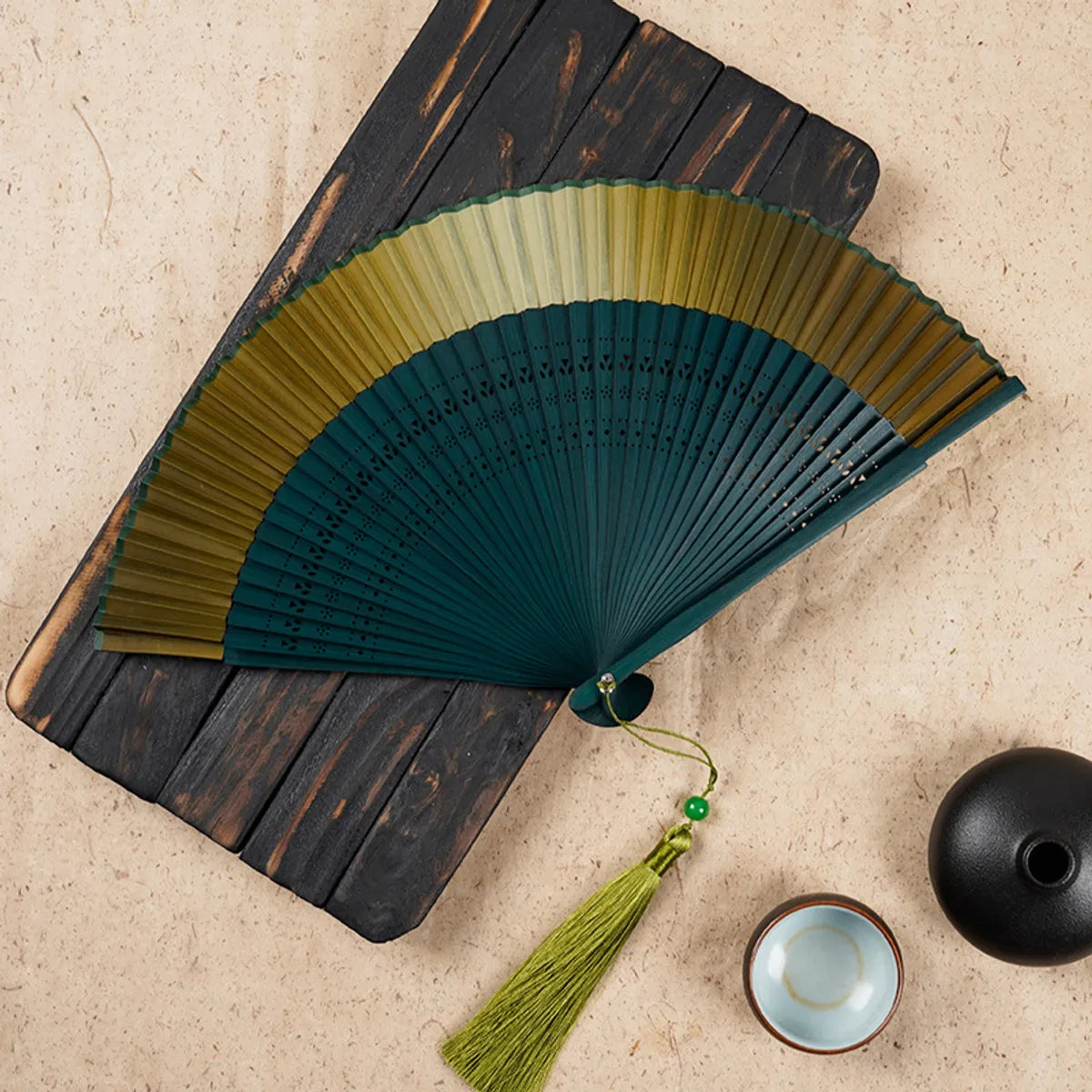 Fan Folding Fan Antique Style Women'S Solid Color Gradient Golden Green Summer Portable Jianghu Japanese Fan Wholesale