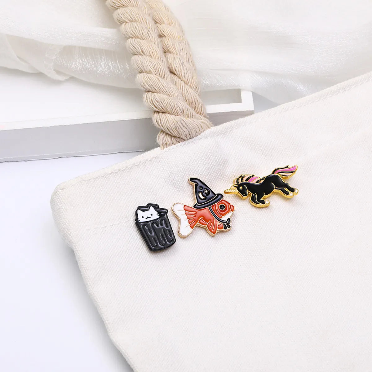 Fashion Animal Alloy Plating Unisex Brooches