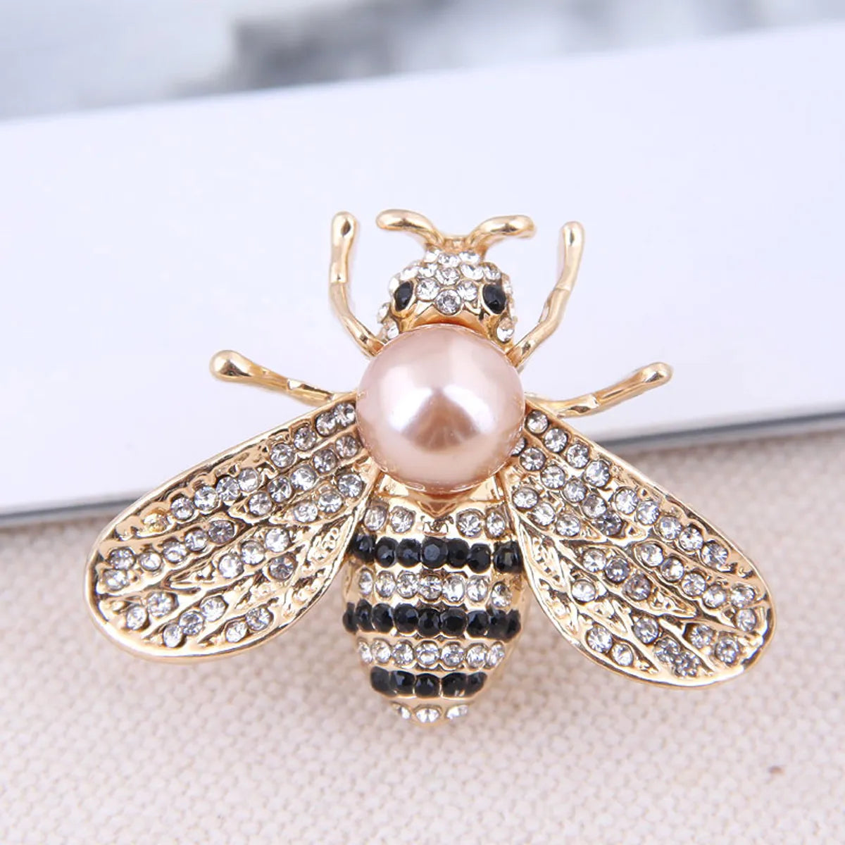 Fashion Bee Alloy Inlay Artificial Pearls Rhinestones Women'S Brooches