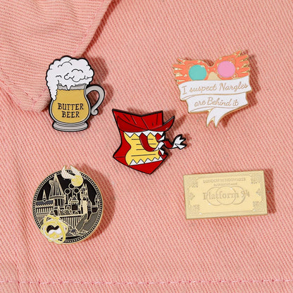 Fashion Beer Letter Alloy Unisex Brooches