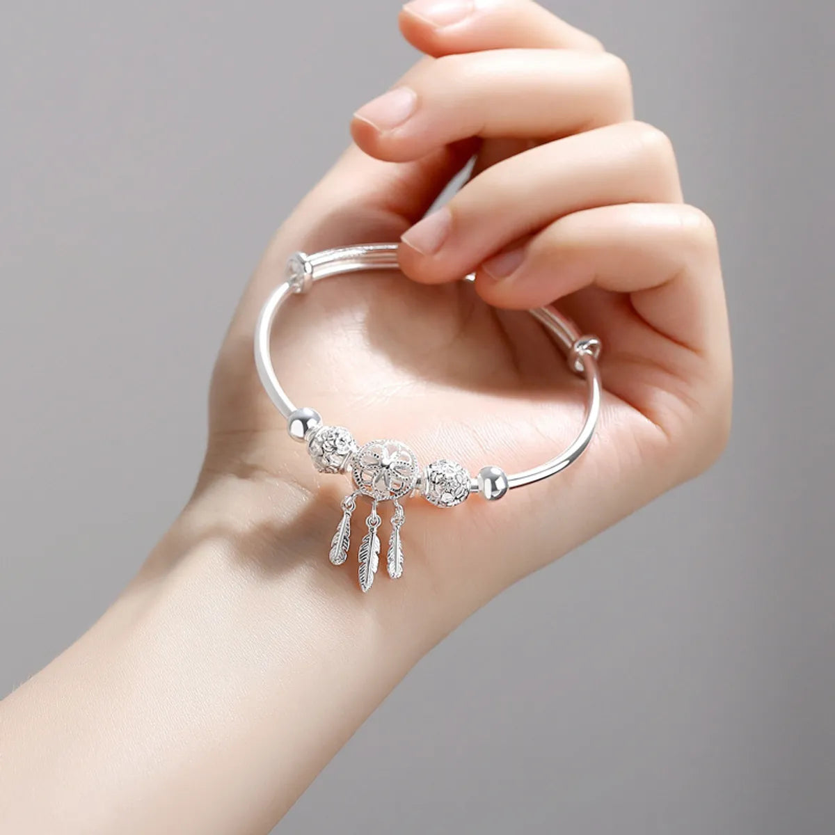 Fashion Bell Hollow Bracelet Dream Catcher Feather Push-pull Adjustable Copper Bracelet