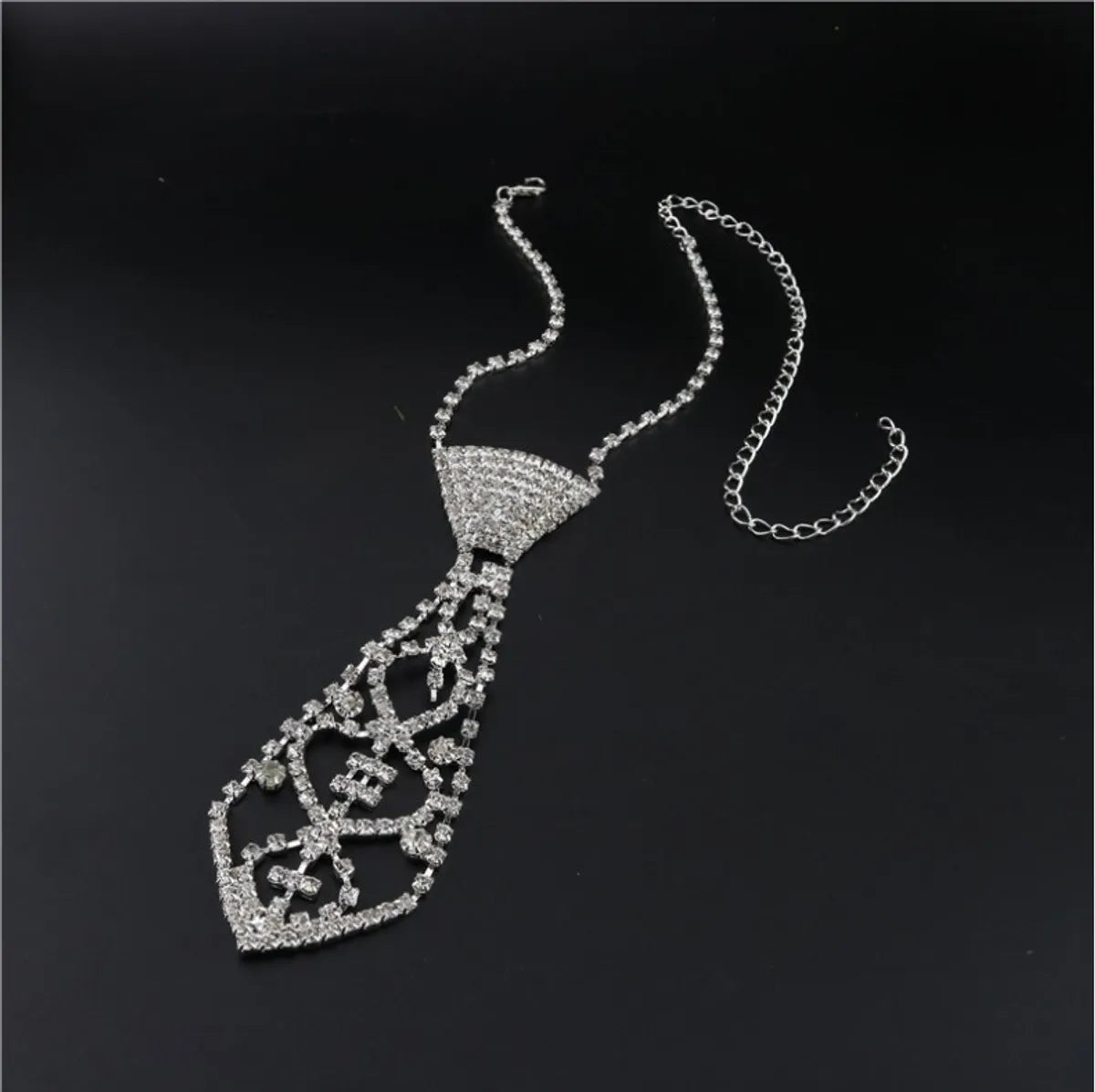 Fashion Bridal Inlay Full Rhinestone Tie Shaped Necklace Claw Chain