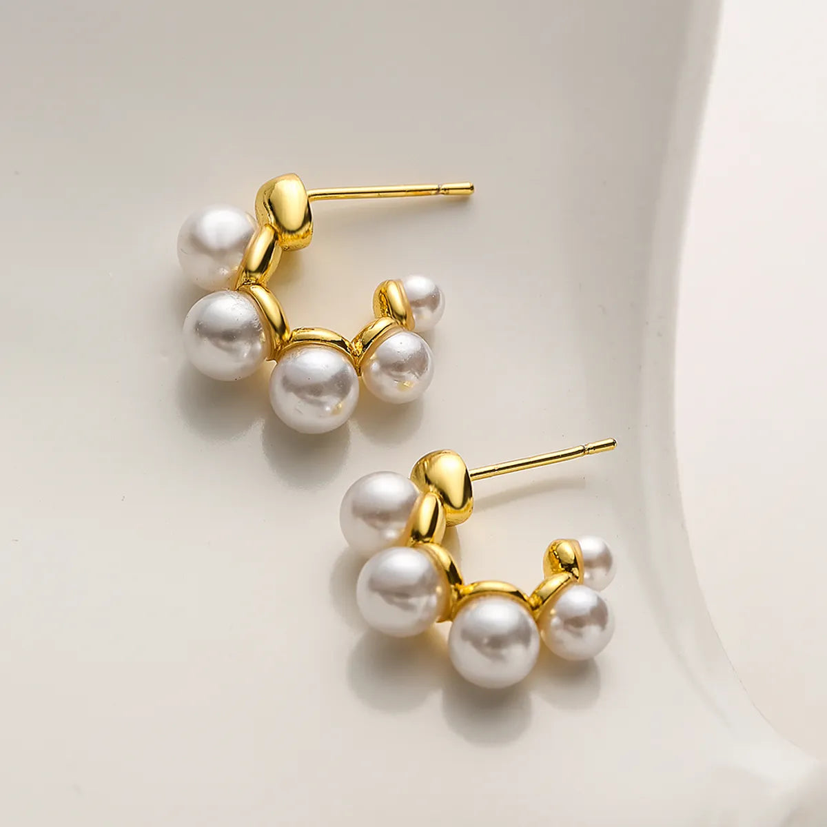 1 Pair Fashion C Shape Gold Plated Copper Artificial Pearls Gold Plated Ear Studs