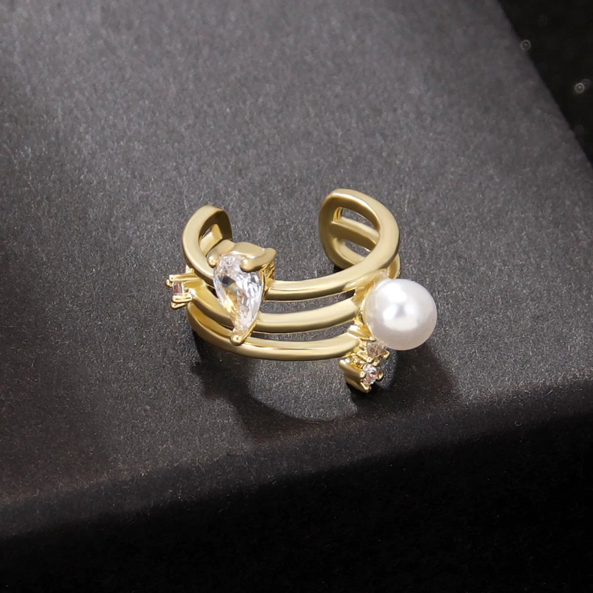 1 Piece Fashion C Shape Plating Inlay Copper Pearl Zircon Gold Plated Silver Plated Ear Clips