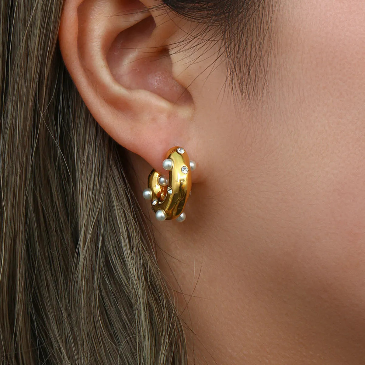 Fashion C Shape Gold Plated Stainless Steel Pearl Ear Studs