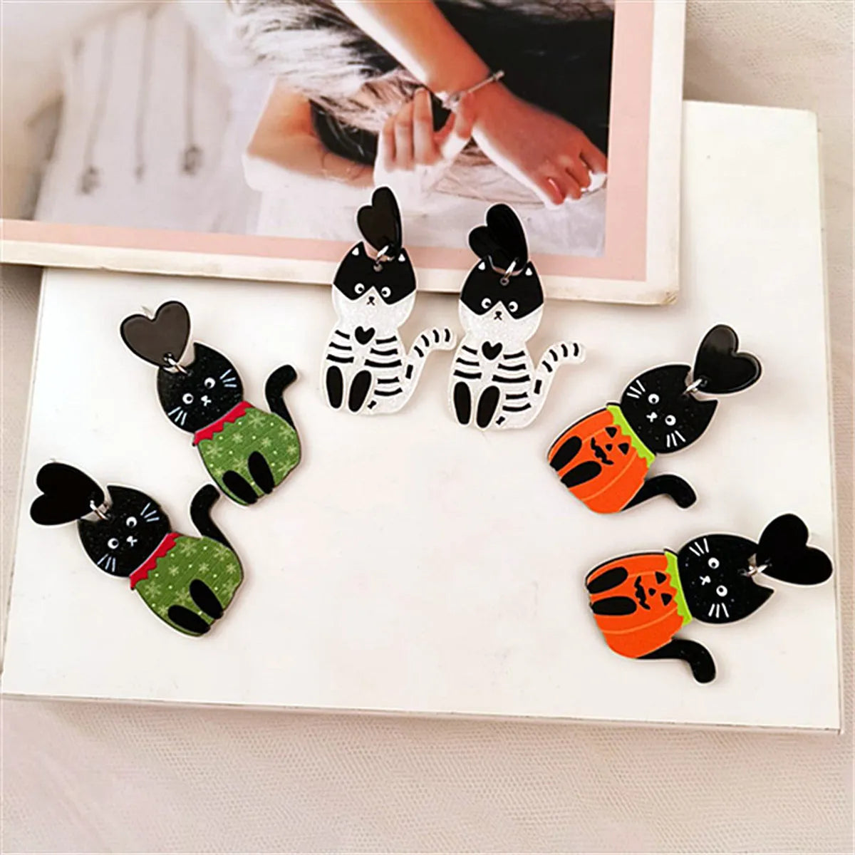 1 Pair Fashion Cat Arylic Drop Earrings