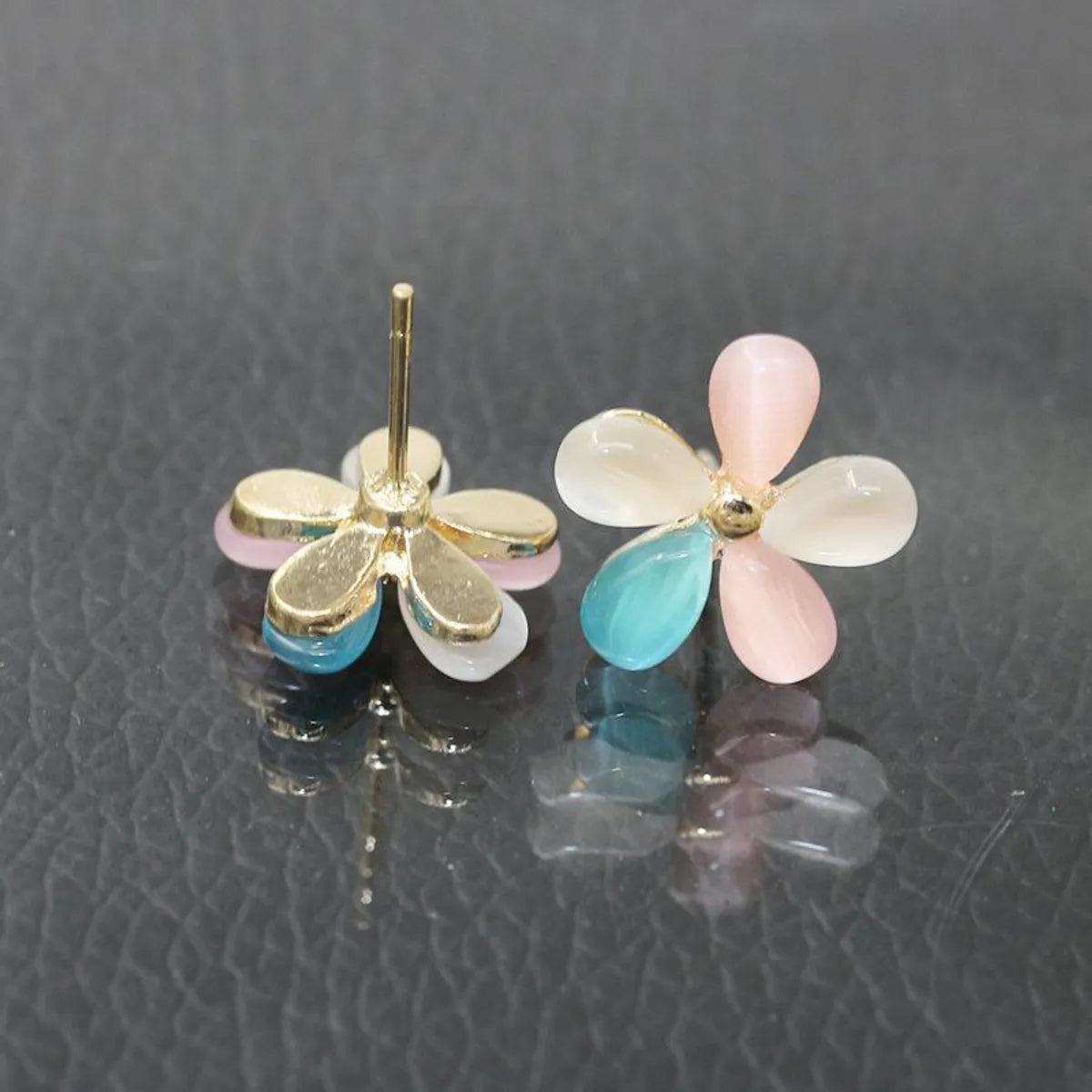 Fashion Cat's Eye Flower Earrings Women Sweet Five Petal Flower Earrings