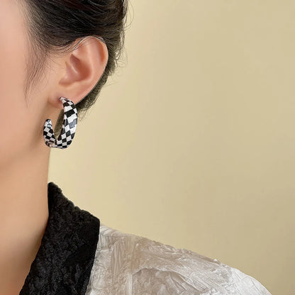 Fashion Checkerboard Black And White C-shaped Earring Wholesale Gooddiy