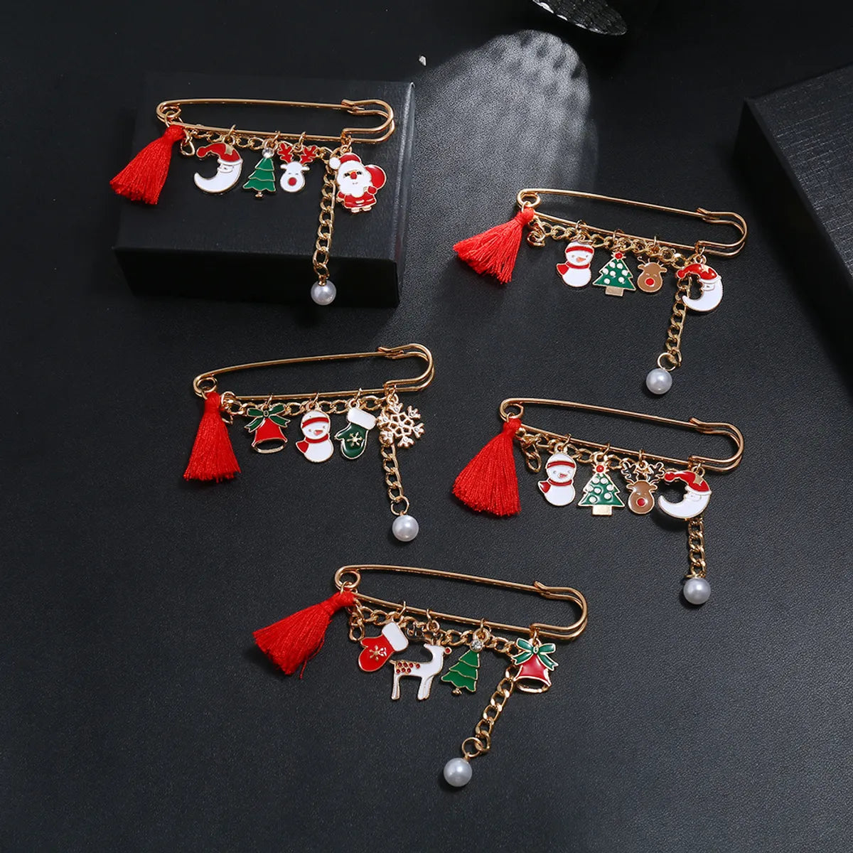 Fashion Christmas Tree Santa Claus Snowman Alloy Enamel Rhinestones Women'S Brooches