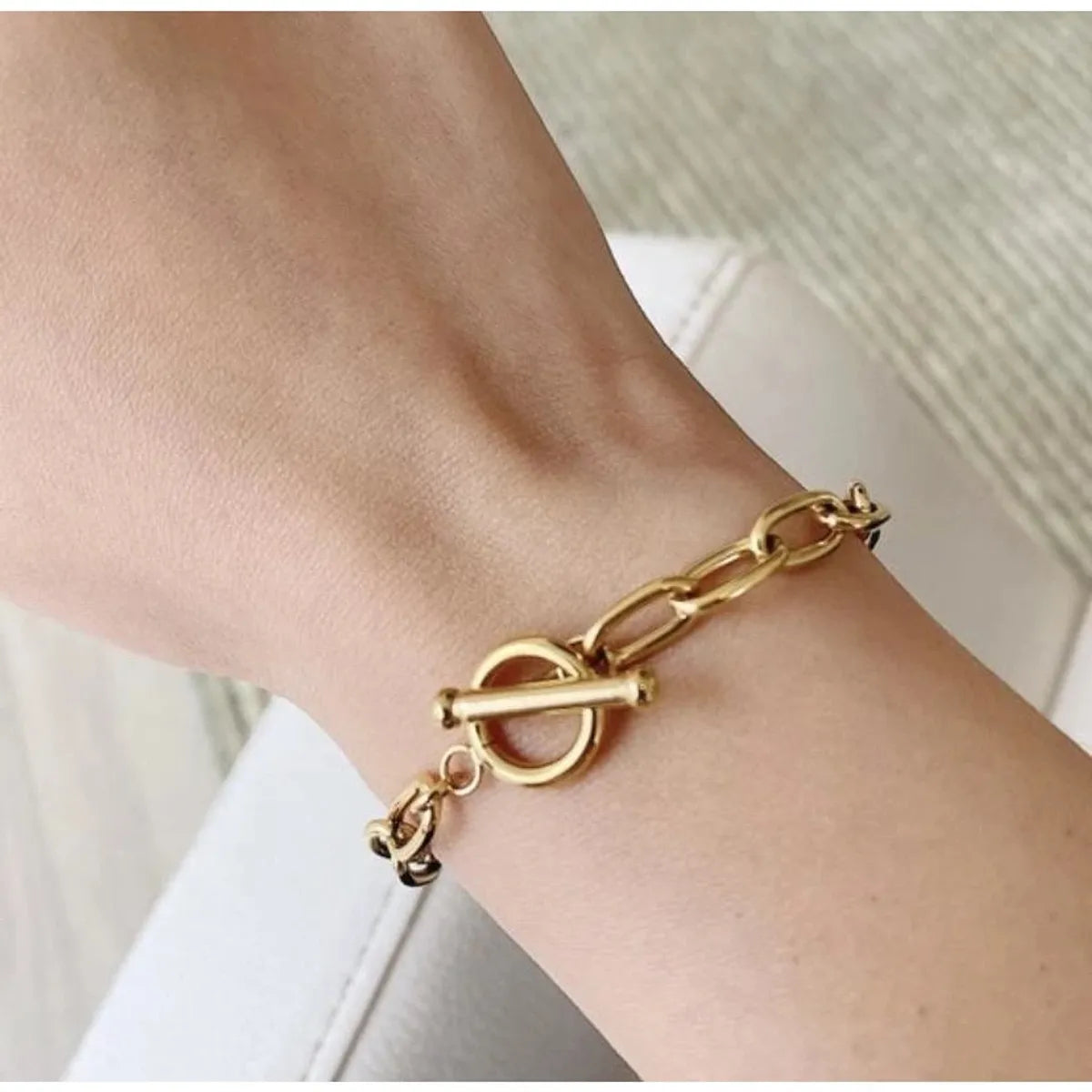 Fashion Classic Ot Gold-plated Stainless Steel Bracelet