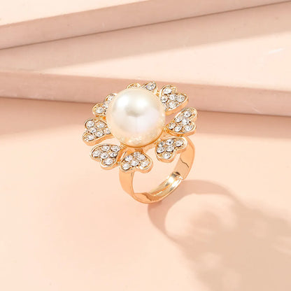 Fashion Creative Simple Diamond Pearl Clover Flower Alloy Ring