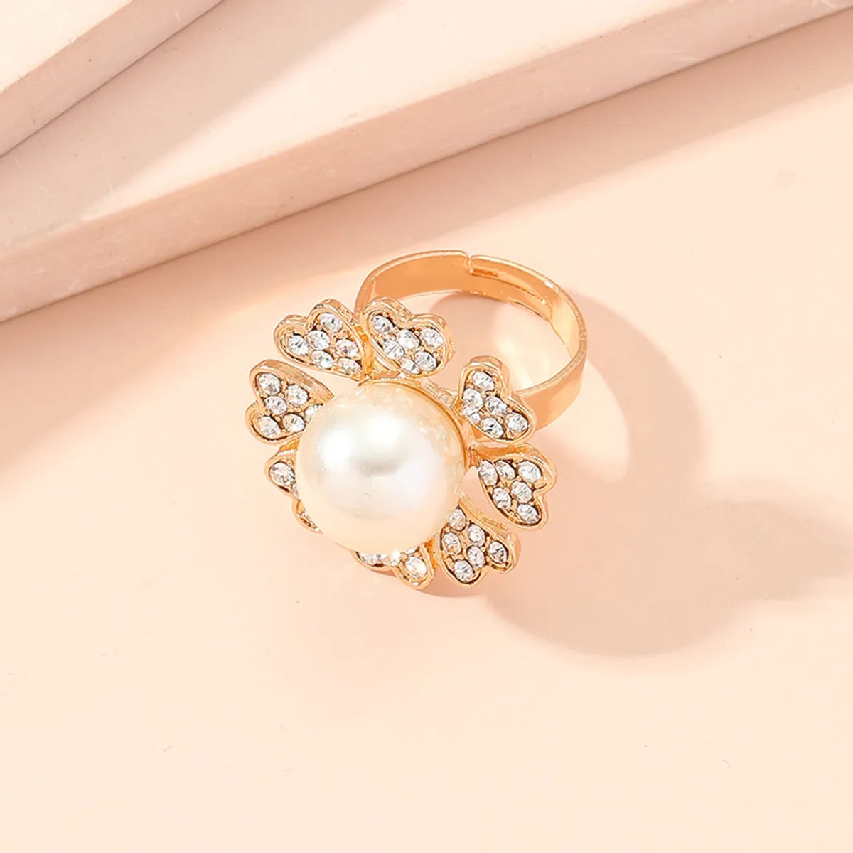 Fashion Creative Simple Diamond Pearl Clover Flower Alloy Ring