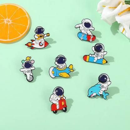 Fashion Creative Universe Astronaut Cartoon Alloy Brooch