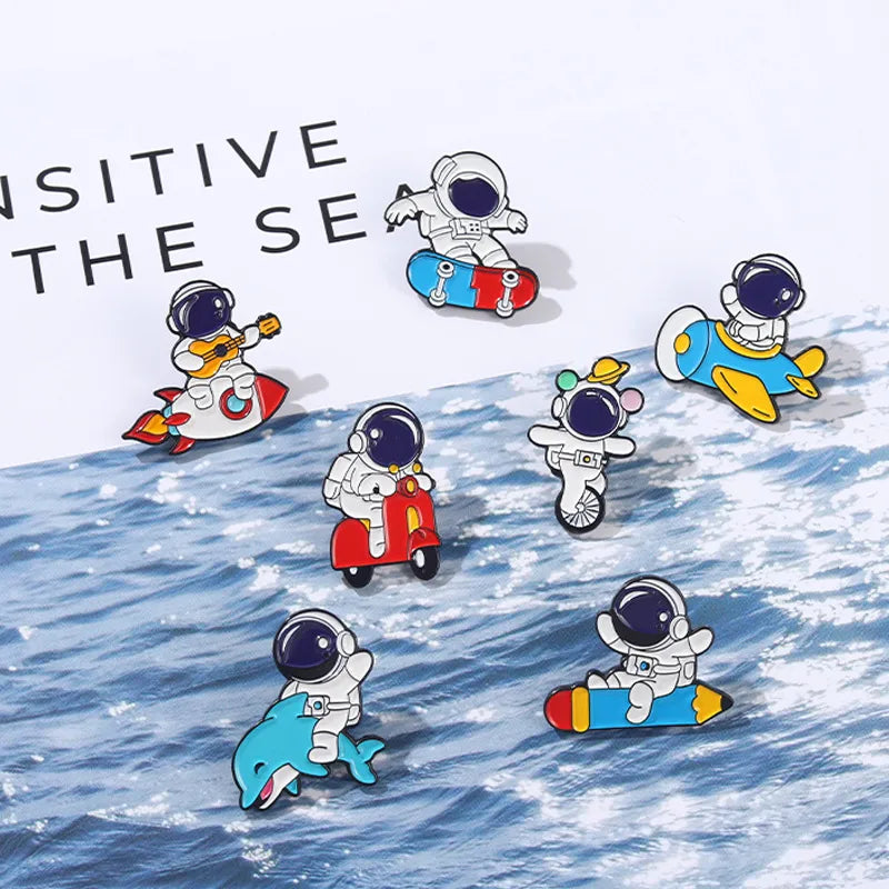 Fashion Creative Universe Astronaut Cartoon Alloy Brooch