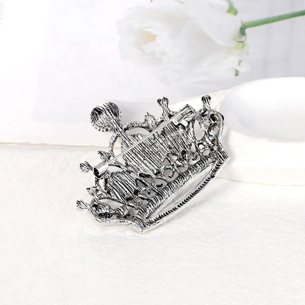 Fashion Crown Alloy Plating Inlay Rhinestones Women'S Brooches