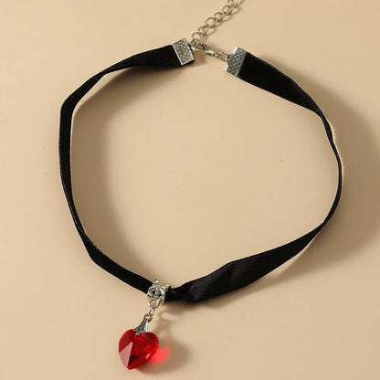 Fashion Crystal Heart-Shaped Pendant Short Necklace