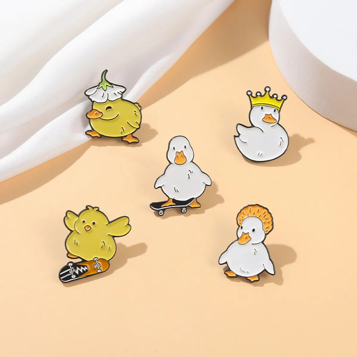 Fashion Duck Alloy Plating Unisex Brooches