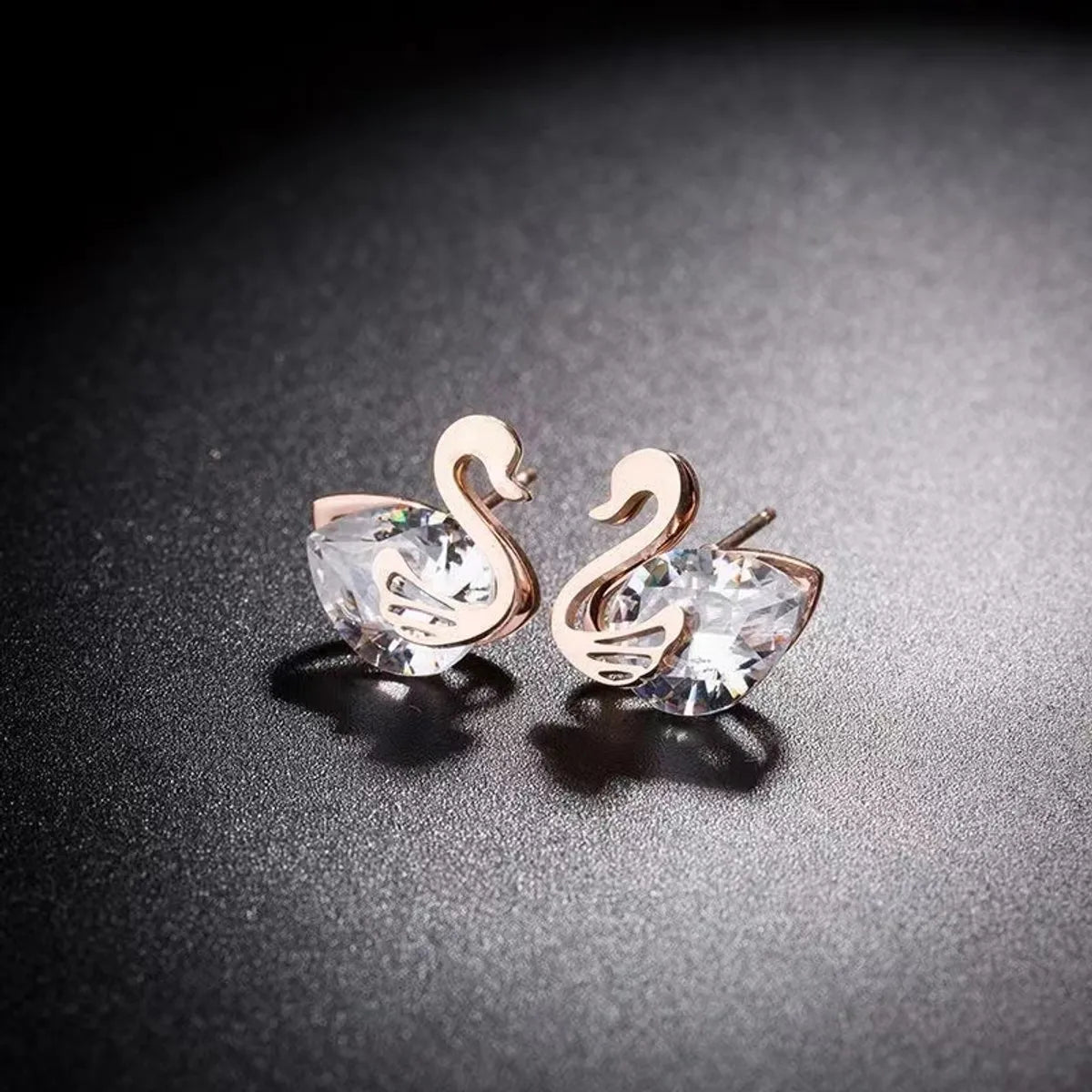 Fashion Duck Titanium Steel Inlay Zircon Ear Studs 1 Pair