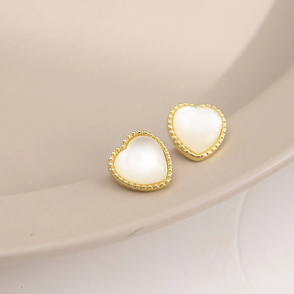 Fashion Earrings Creative Simple Heart-Shaped Alloy Earrings