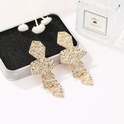 Fashion Exaggerated Irregular Women'S Long Geometric Metal Earrings Wholesale