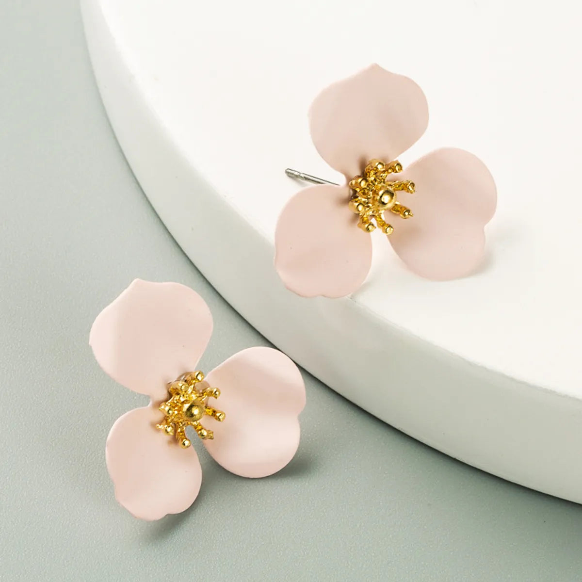 Fashion Exquisite Flower Alloy Earrings