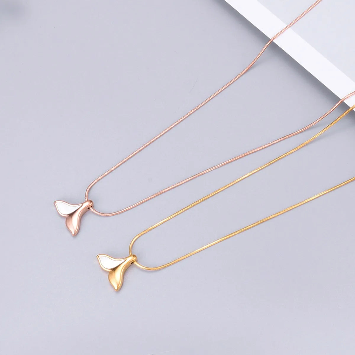 Wholesale Jewelry Fashion Fish Tail 304 Stainless Steel Titanium Steel Shell 18K Gold Plated Plating Pendant Necklace