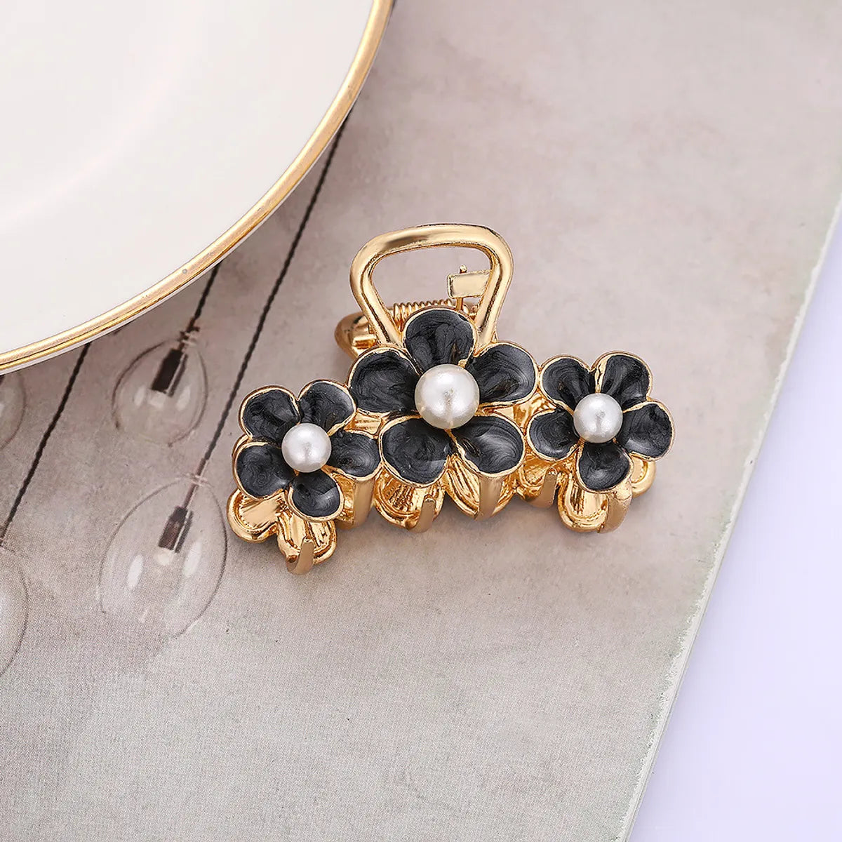 Women'S Fashion Flower Alloy Inlay Pearl Hair Claws