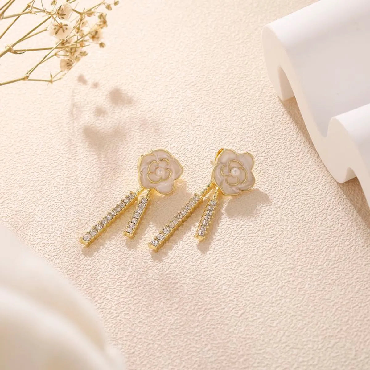 Fashion Flower Alloy Plating Inlay Artificial Diamond Pearl Women's Drop Earrings 1 Pair