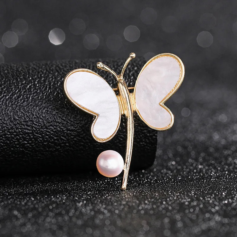 Fashion Flower Alloy Plating Inlay Artificial Gemstones Pearl Women'S Brooches