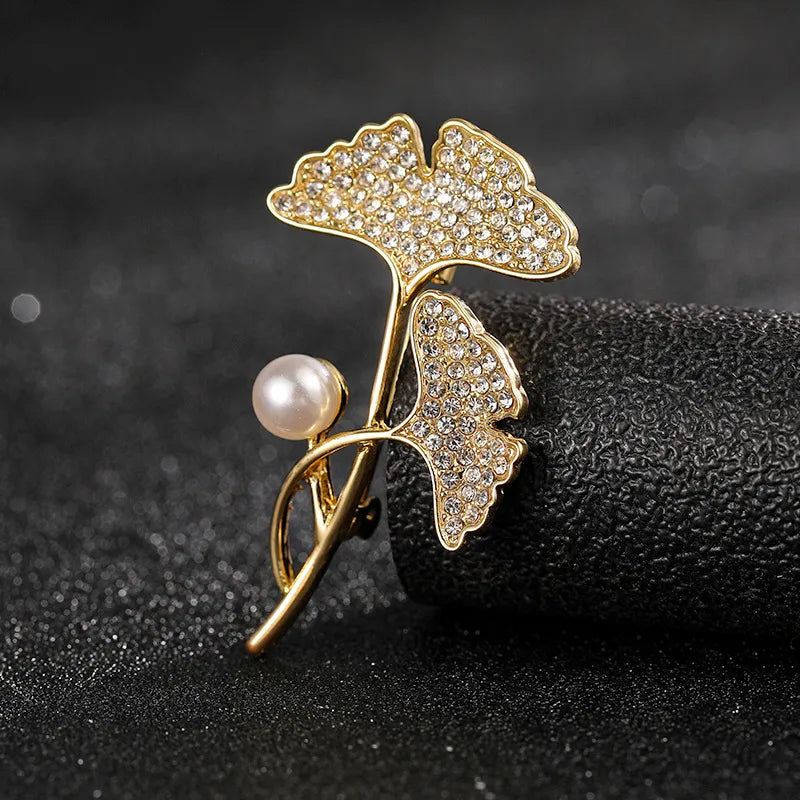 Fashion Flower Alloy Plating Inlay Artificial Gemstones Pearl Women'S Brooches