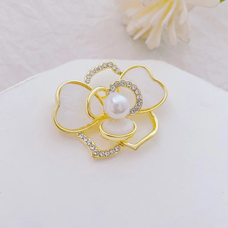 Fashion Flower Alloy Plating Inlay Artificial Gemstones Pearl Women'S Brooches