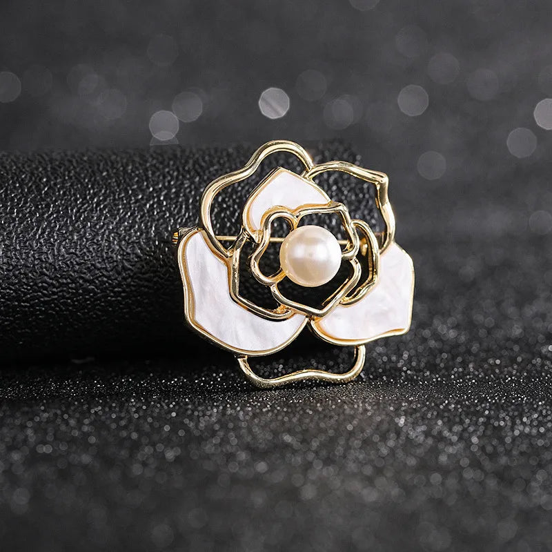 Fashion Flower Alloy Plating Inlay Artificial Gemstones Pearl Women'S Brooches