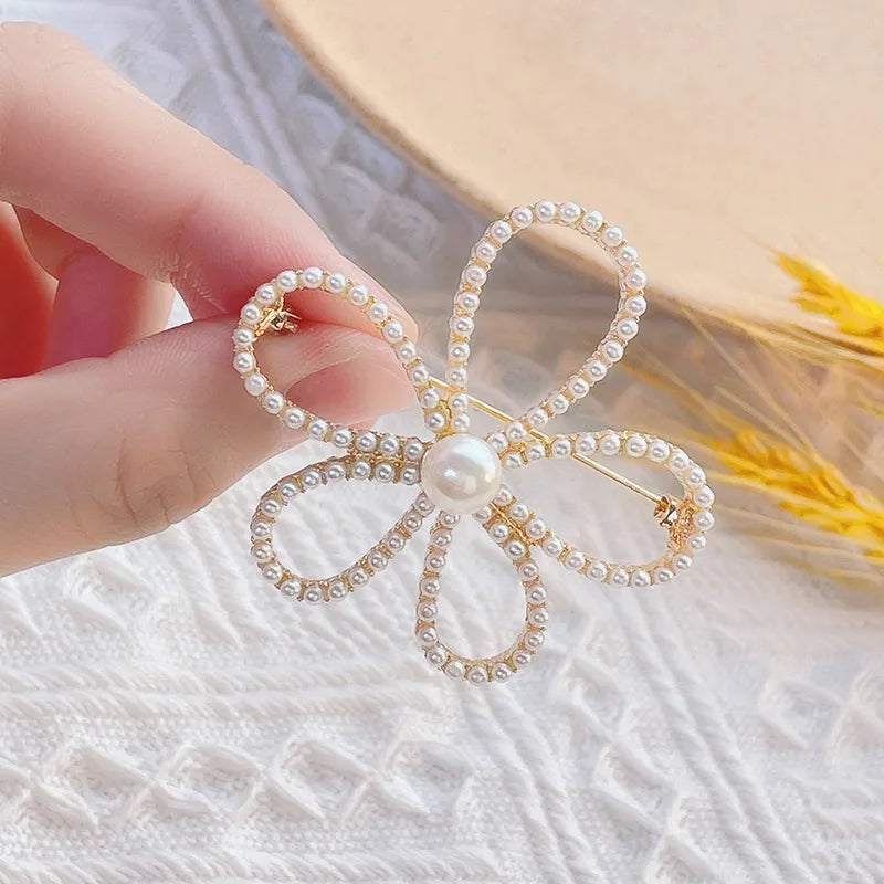 Fashion Flower Alloy Plating Inlay Artificial Gemstones Pearl Women'S Brooches