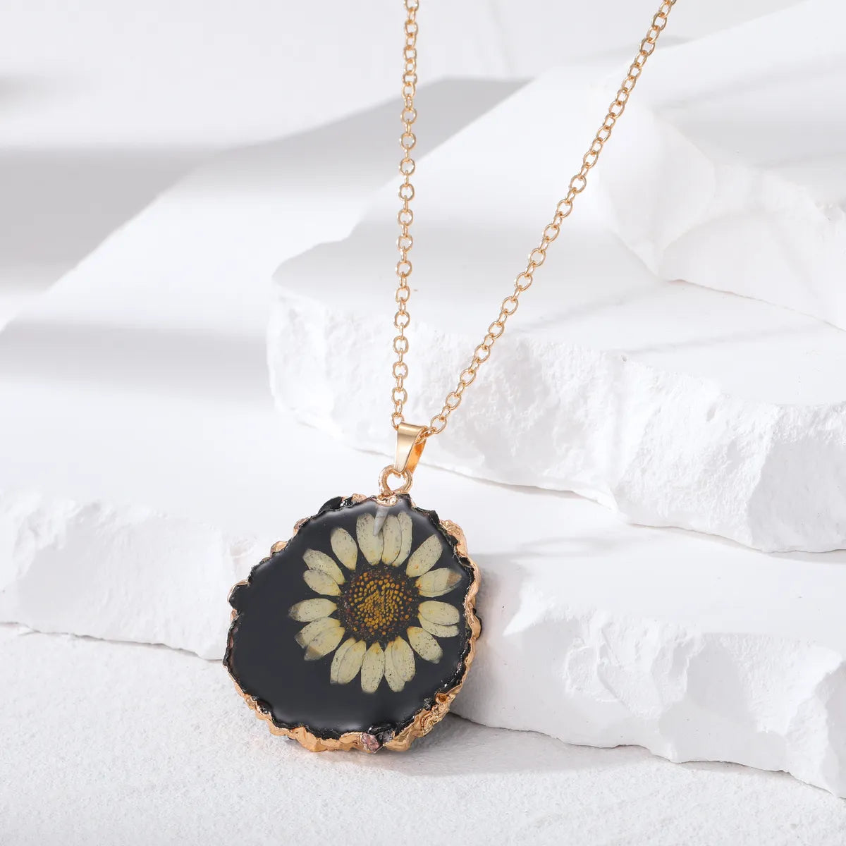 Fashion Flower Alloy Resin Epoxy Women'S Pendant Necklace 1 Piece