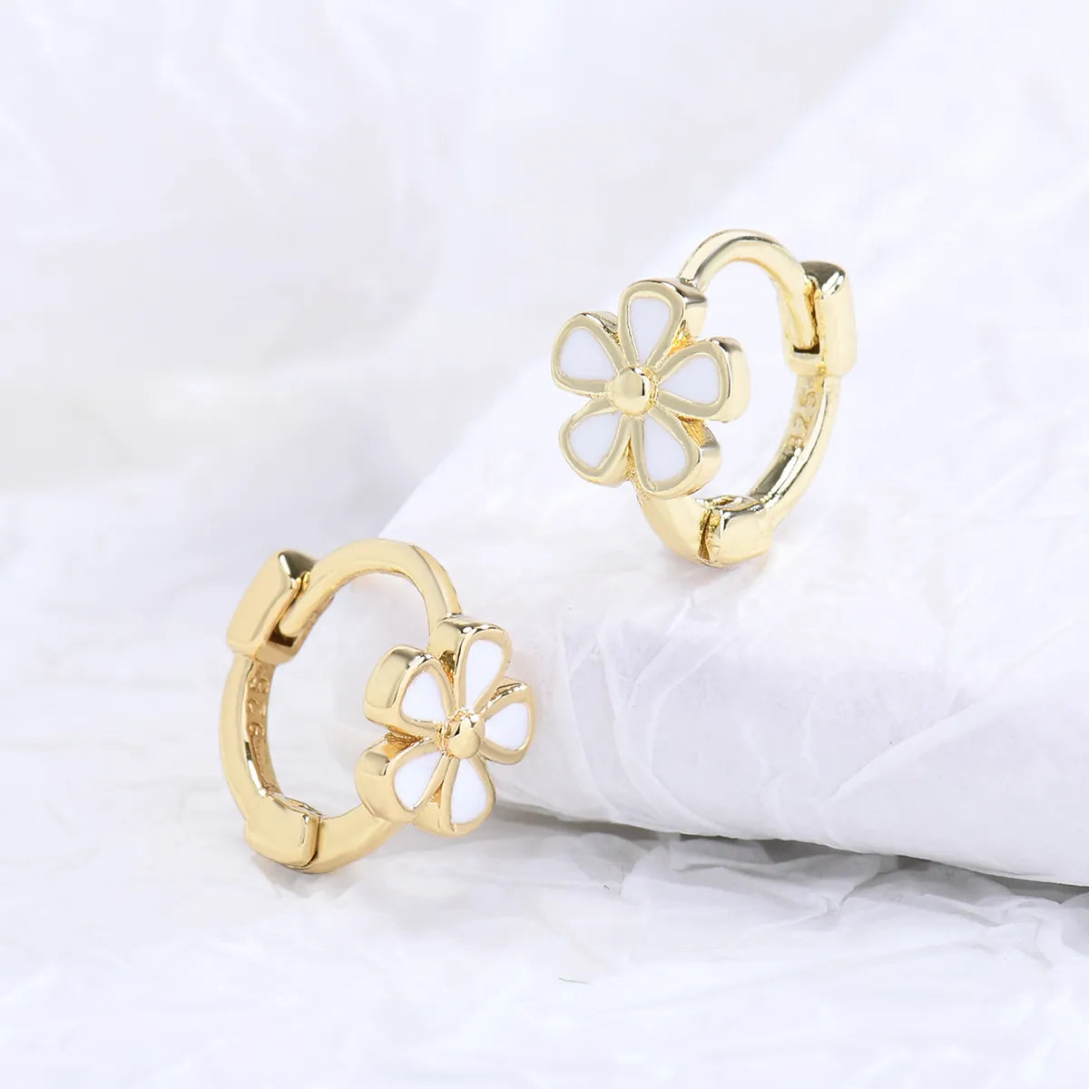 Fashion Flower Checkered Brass Plating Hoop Earrings 1 Pair